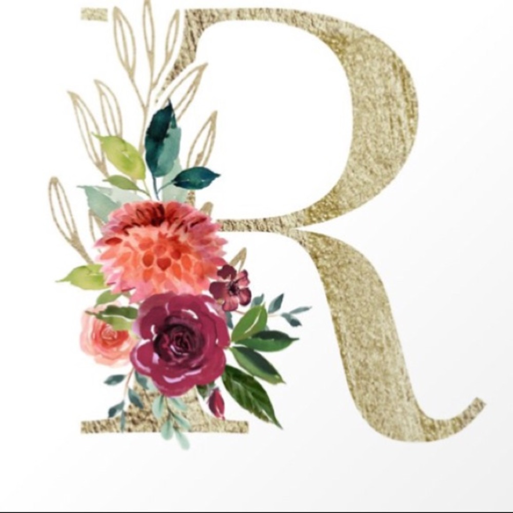 Hi Poshers! 👠👗